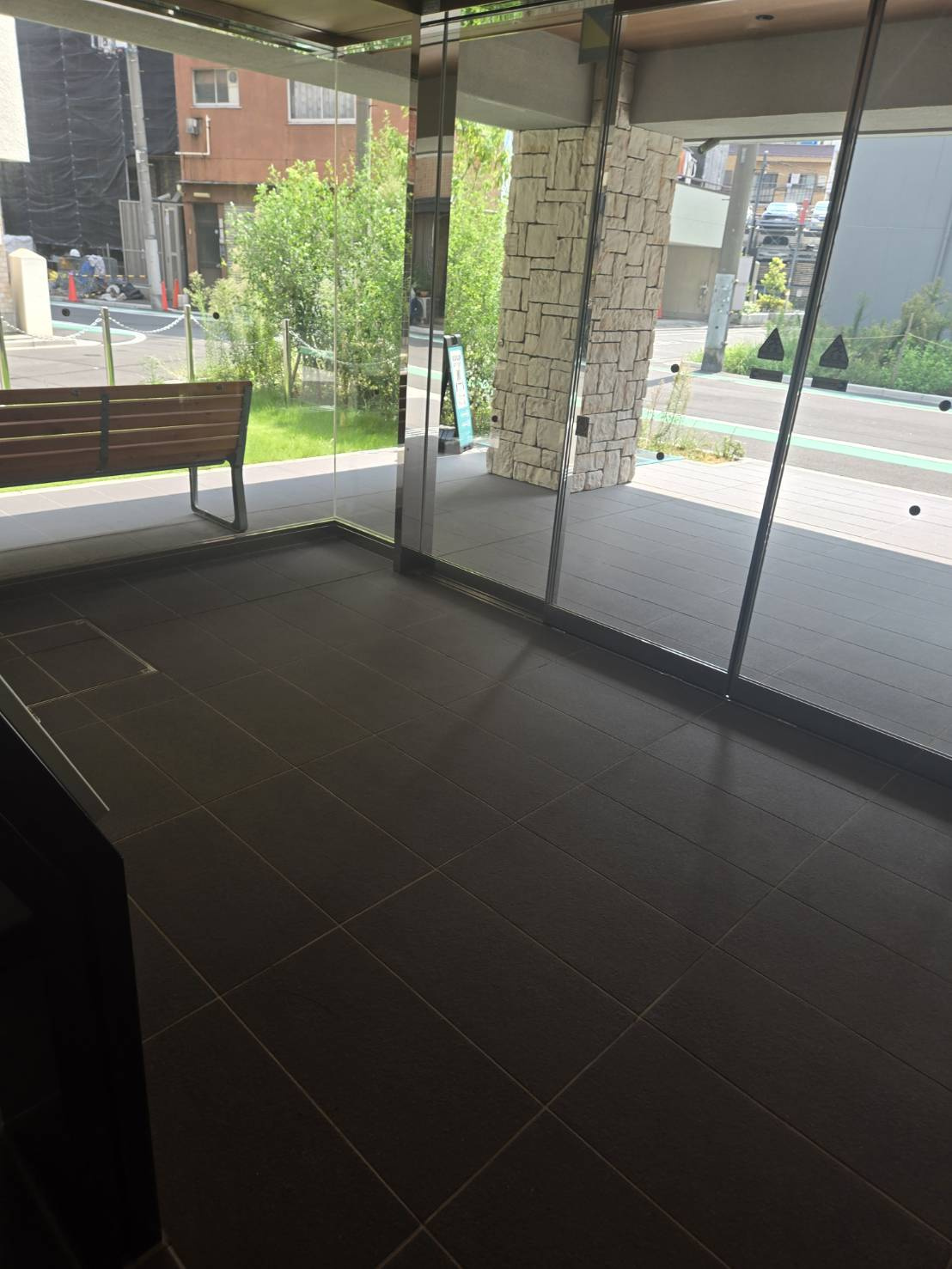 アスブルーム奥浅草のエントランス