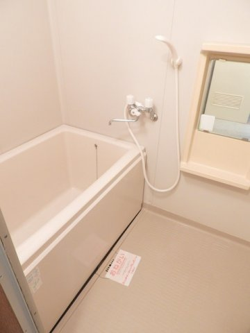 エスポワールメーゾンの浴室|ゆったり過ごせるお風呂です