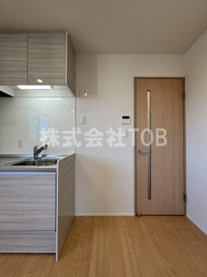 【その他】 | コンフォート世田谷 | 冷蔵庫置場