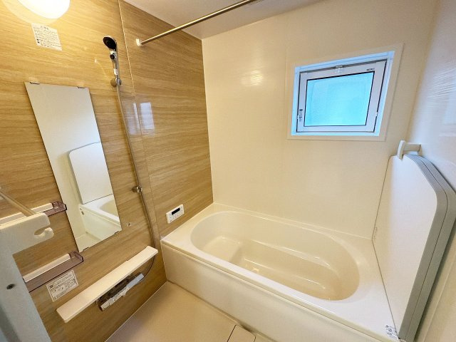 【浴室】 | 川越市砂新田1丁目　新築一戸建住宅　全2棟　(ふじみ野店) | ゆったりおくつろぎできる1坪タイプの浴室です。