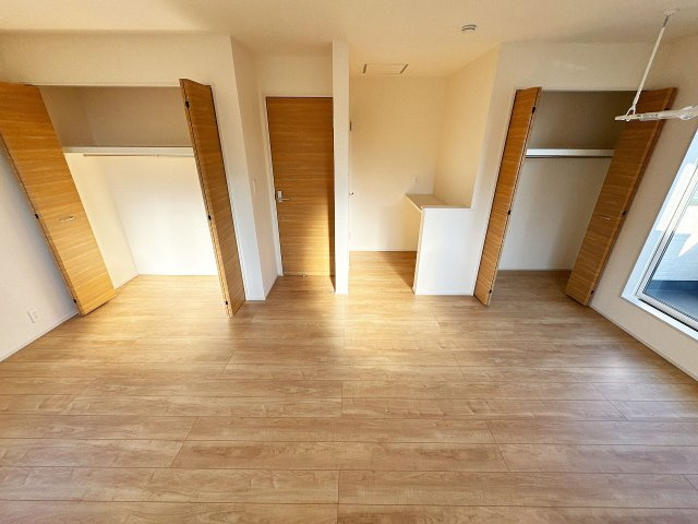 【洋室】 | 川越市砂新田1丁目　新築一戸建住宅　全2棟　(ふじみ野店) | 洋室10.62帖
将来壁を設置することで2部屋としてお使いいただけます。