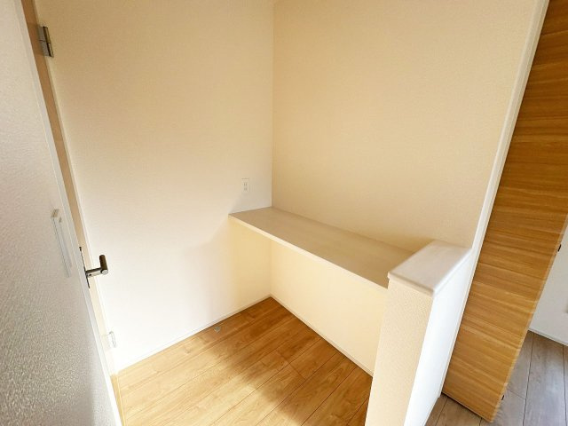 【洋室】 | 川越市砂新田1丁目　新築一戸建住宅　全2棟　(ふじみ野店) | スタディカウンター完備