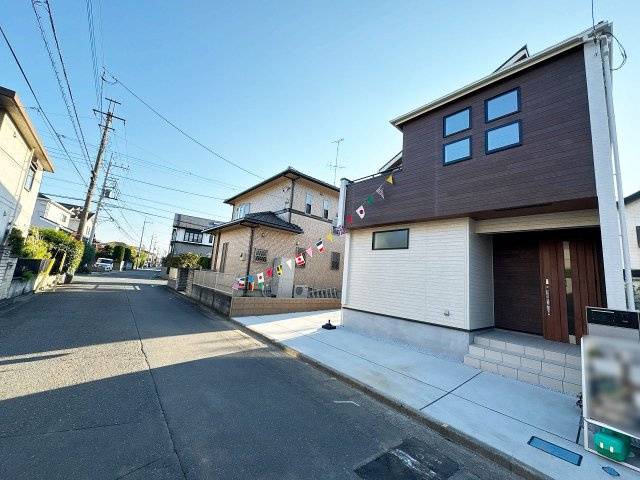 【前面道路含む現地写真】 | 川越市砂新田1丁目　新築一戸建住宅　全2棟　(ふじみ野店) | 周辺環境とあわせてご案内いたします。