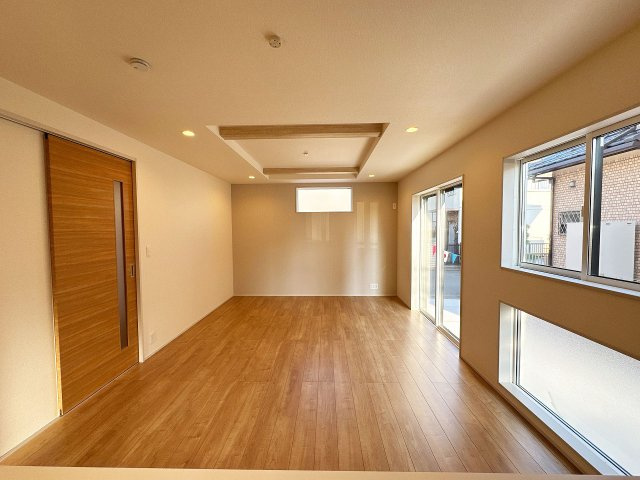 【居間・リビング】 | 川越市砂新田1丁目　新築一戸建住宅　全2棟　(ふじみ野店) | 18.75帖のゆとりあるリビングです。