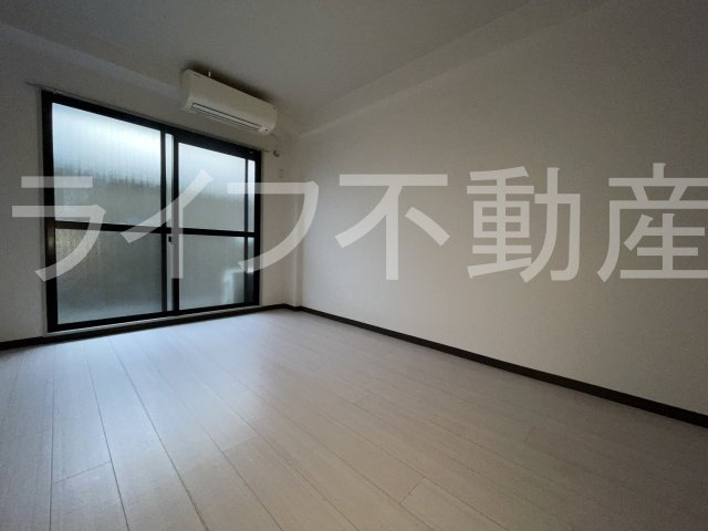 長栄寺ハイツの居間・リビング|使いやすいリビングです