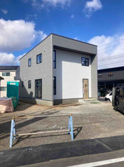 【間取り】 | 前橋市江木町モデルハウス物件　＃北欧風　＃FIKA　＃16 | 南向きの広々LDKは陽当たり良好！並んだ浴室・ランドリースペース・洗面室は動線が短く毎日の家事負担軽減を実現しています◎