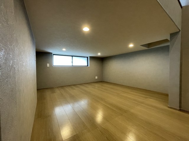 ライズエステシアの洋室