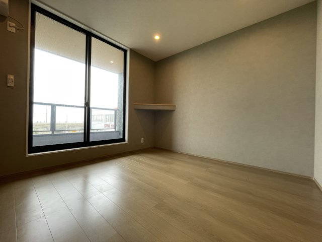 ライズエステシアの洋室