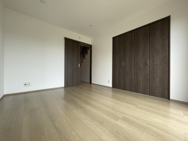 ライズエステシアの洋室