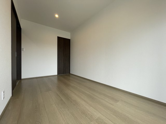 ライズエステシアの洋室