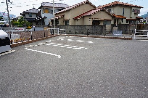 オアシス上ノ茶屋の駐車場
