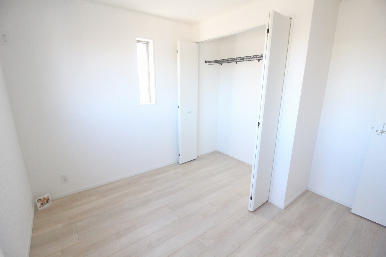 小山市間々田　第10　1号棟の子供部屋|クローゼットがあるので、おもちゃや洋服もすっきり片付き、お部屋を広く使えます。