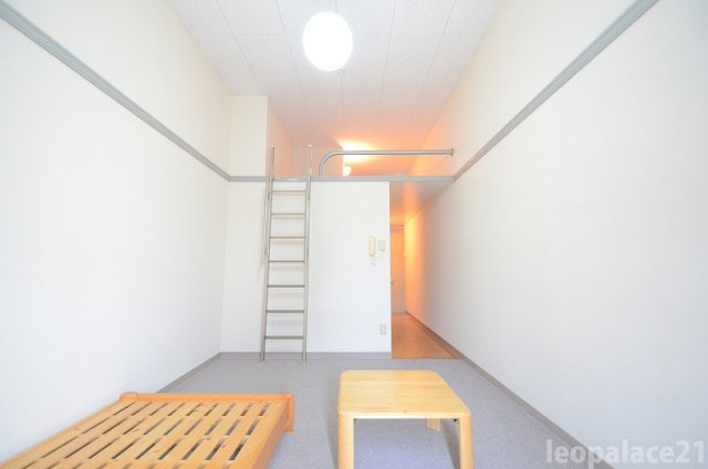 apartment 戸室４丁目