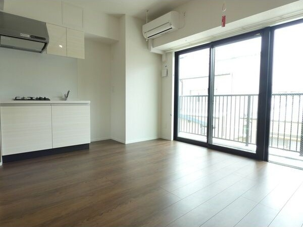 AVANTI　aratamabashiの居間・リビング