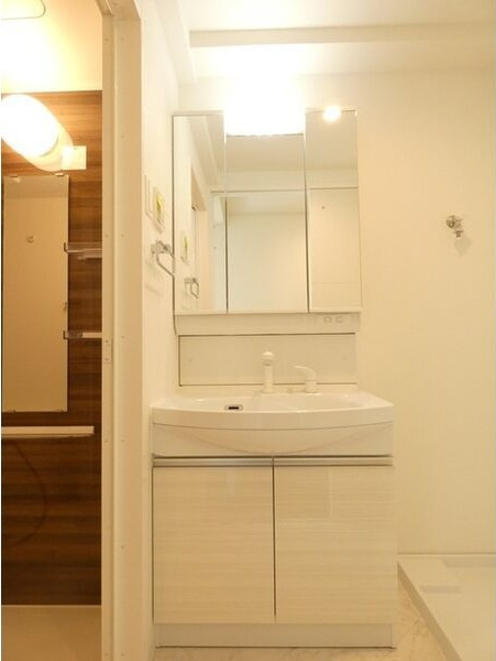 AVANTI　aratamabashiの洗面所