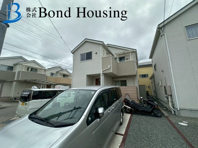 「北西角地」「お車並列3台可」玉津町今津 築7年の前面道路含む現地写真