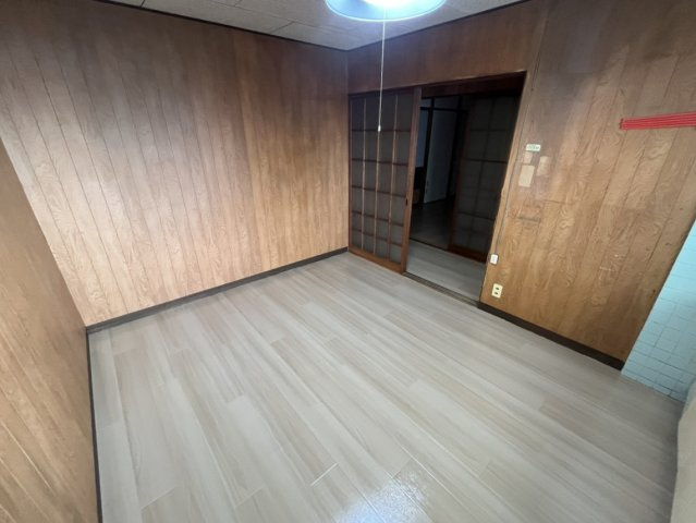 サニーコートの洋室