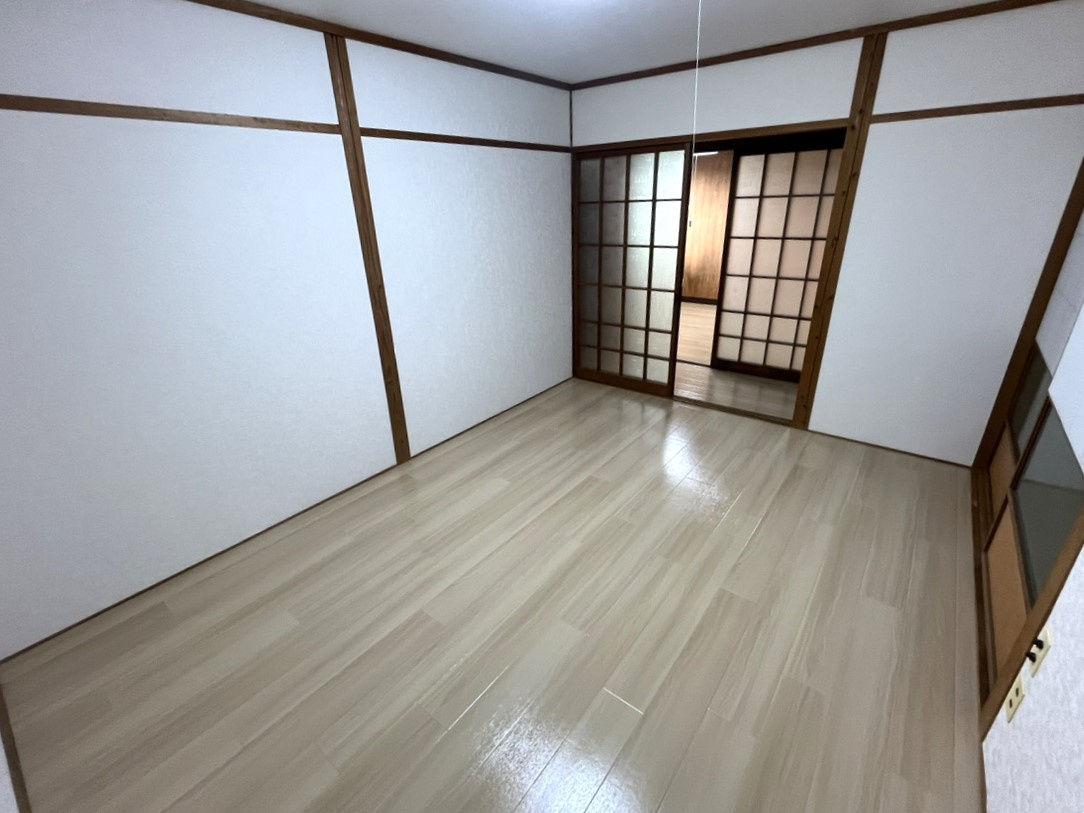 サニーコートの洋室