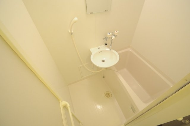 日々の疲れを癒すお風呂付です