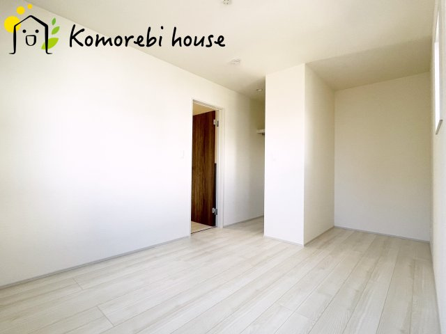 さいたま市指扇領別所　　新築一戸建て　リーブルガーデン　01の寝室|落ち着いた色調の寝室です