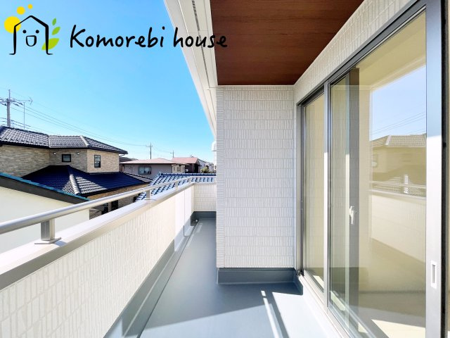 さいたま市指扇領別所　　新築一戸建て　リーブルガーデン　01のバルコニー|バルコニーからの眺めを楽しみながら食事をしませんか