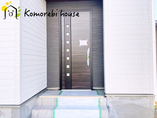 さいたま市指扇領別所　　新築一戸建て　リーブルガーデン　01の玄関|落ち着いた玄関です