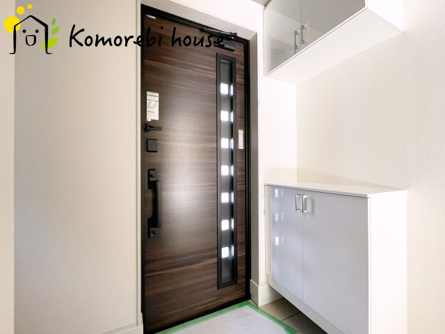 さいたま市指扇領別所　　新築一戸建て　リーブルガーデン　01の玄関|ゆったりとした玄関です