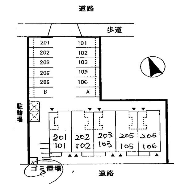 レインボーハイツの駐車場