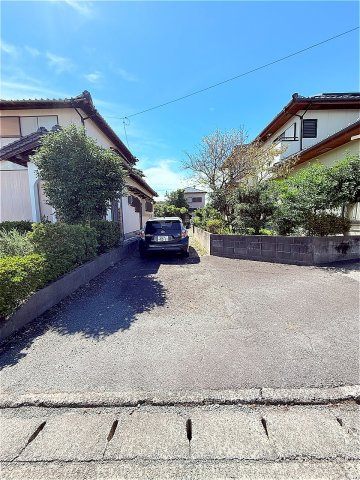 筑後市尾島中古戸建の前面道路含む現地写真