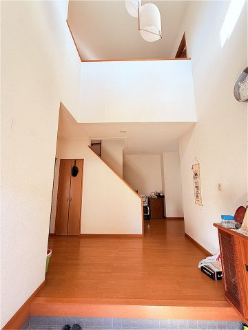 筑後市尾島中古戸建の玄関