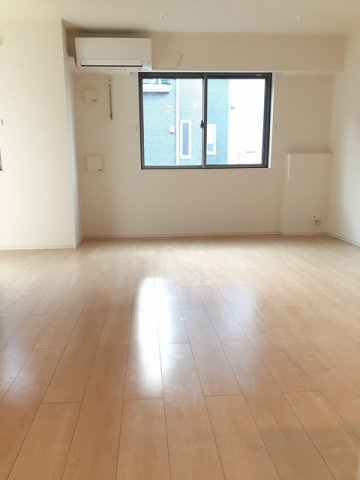 パッシィオーネＵの居間・リビング|ゆったりとしたリビングです