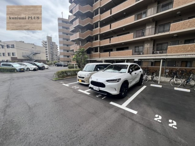 四季彩都いちょう館A棟の駐車場