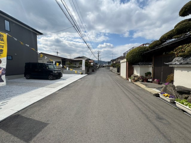 【前面道路含む現地写真】の画像