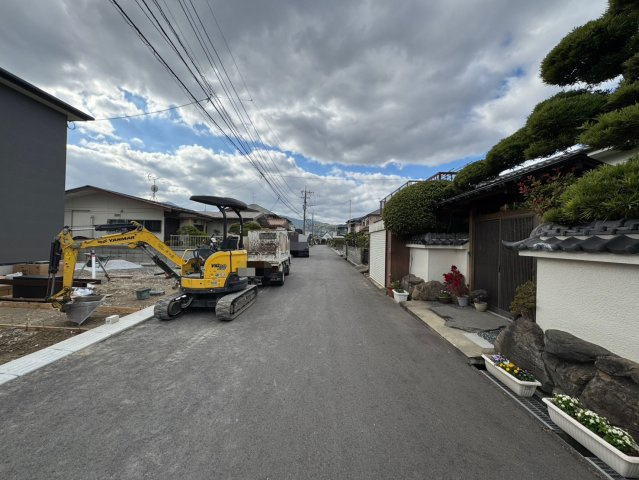 【前面道路含む現地写真】の画像