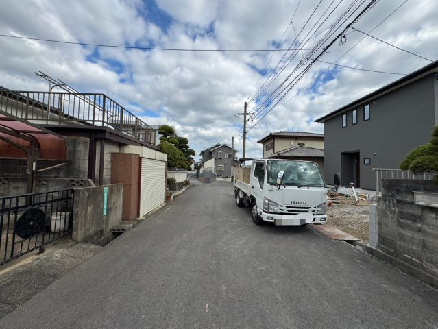 【前面道路含む現地写真】の画像