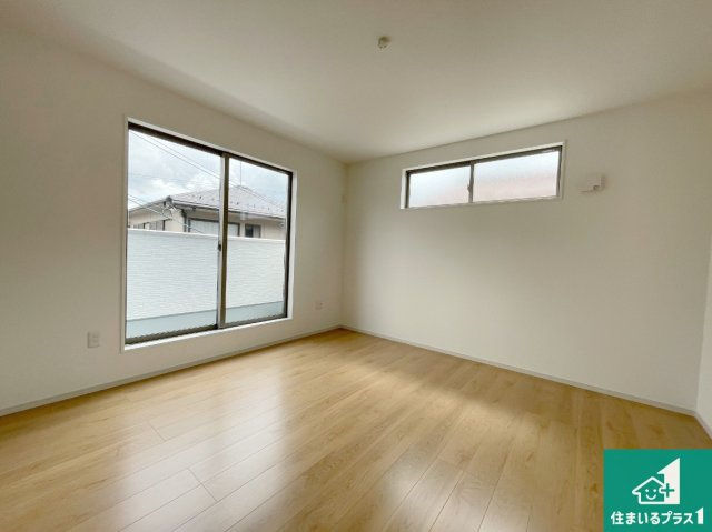 大津市錦織　第1期　新築一戸建ての洋室|シンプルな洋室は、自分好みのインテリアが楽しめます♪ご家族とインテリアや家具を選びに行くのは新築購入時の醍醐味の一つです。ぜひお楽しみください♪