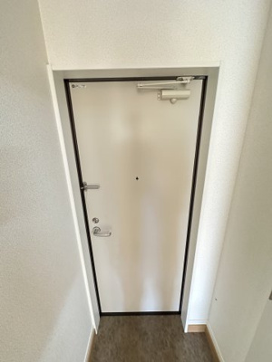 【玄関】 | ベイルーム横須賀鷹取