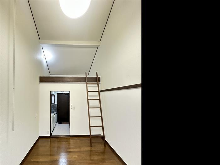 川崎市多摩区菅３丁目のアパートの居間・リビング