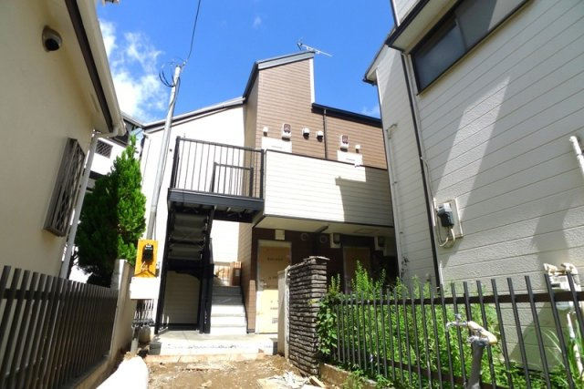 川崎市多摩区菅城下のアパート