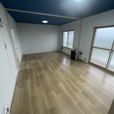 スワンマンションの居間・リビング