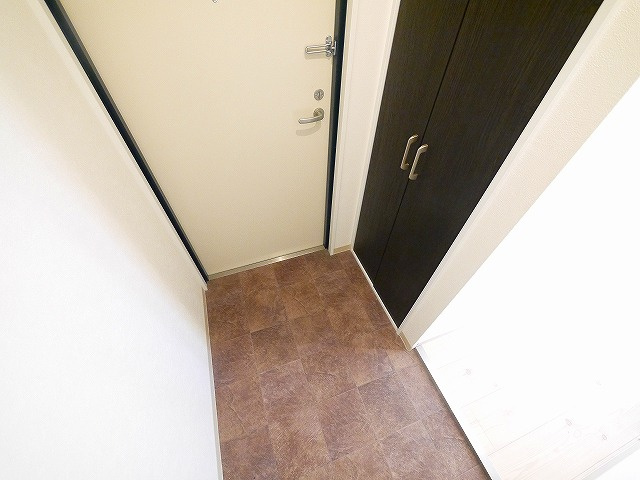 グランスター大宮の玄関