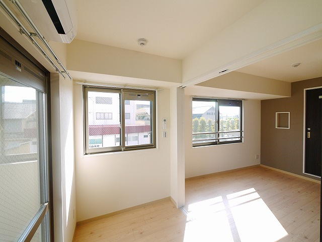 グランスター大宮の洋室