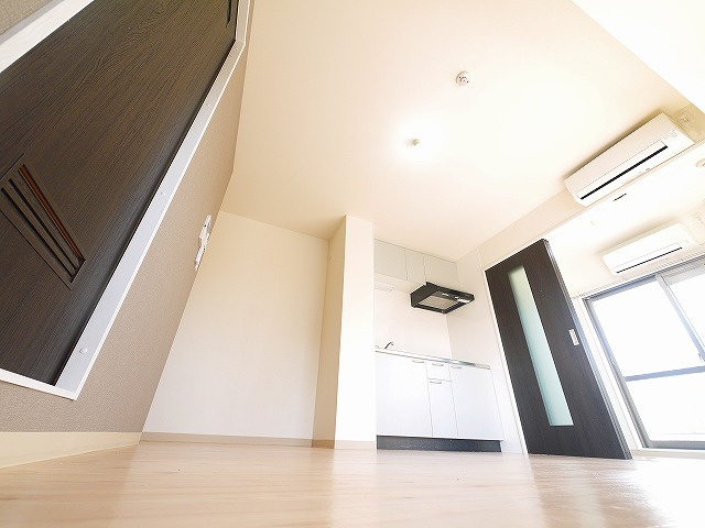 グランスター大宮の居間・リビング