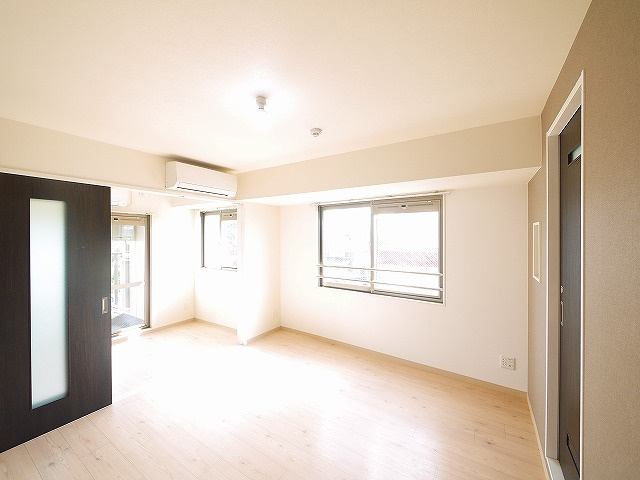 グランスター大宮の居間・リビング