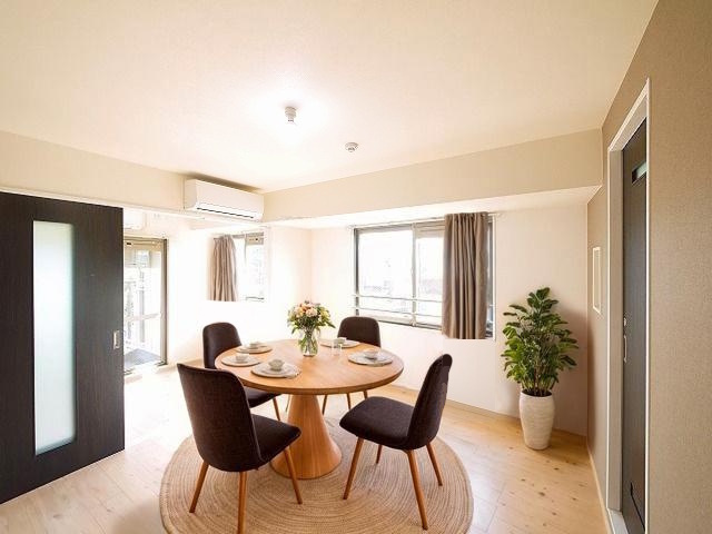 グランスター大宮の居間・リビング|CGで家具等を配置したもので家具等は含まれません。