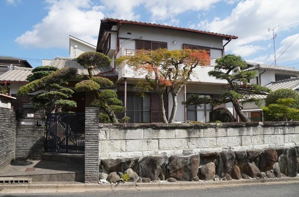 東香里3丁目　中古一戸建ての外観|新しい生活にいかがでしょうか？外観はお住まいの顔になります。こだわりたいポイントですね。外壁塗装や屋根塗装のご相談も承っております。
■現地内覧・資金計画相談・住宅ローン相談もお問合せ受付中■