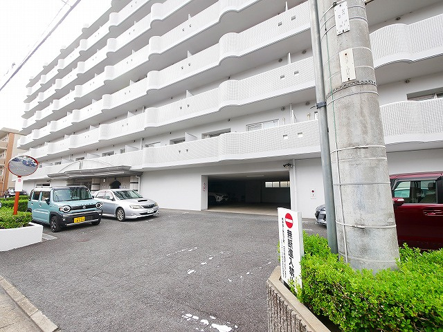 シティホームズ新大宮駅前の駐車場