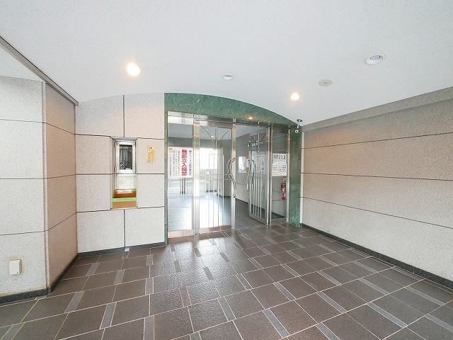 シティホームズ新大宮駅前のロビー