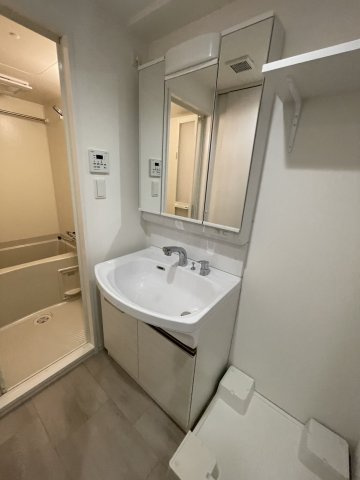 ファーストフィオーレ東灘の洗面所|コンパクトで使いやすい洗面所