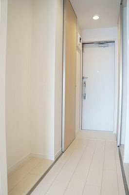 リブリ・ディファレントの玄関